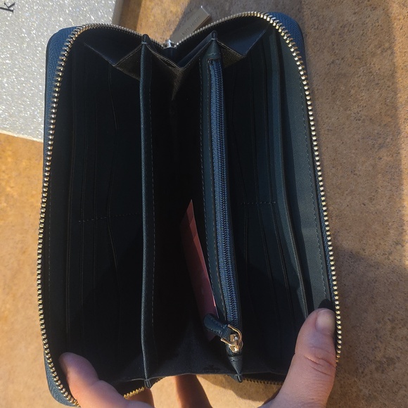 Kate Spade Dark Green and Cream Zip Wallet - Picture 4 of 4